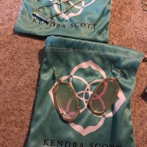 Unicorn stone Kendra Scott earnings.